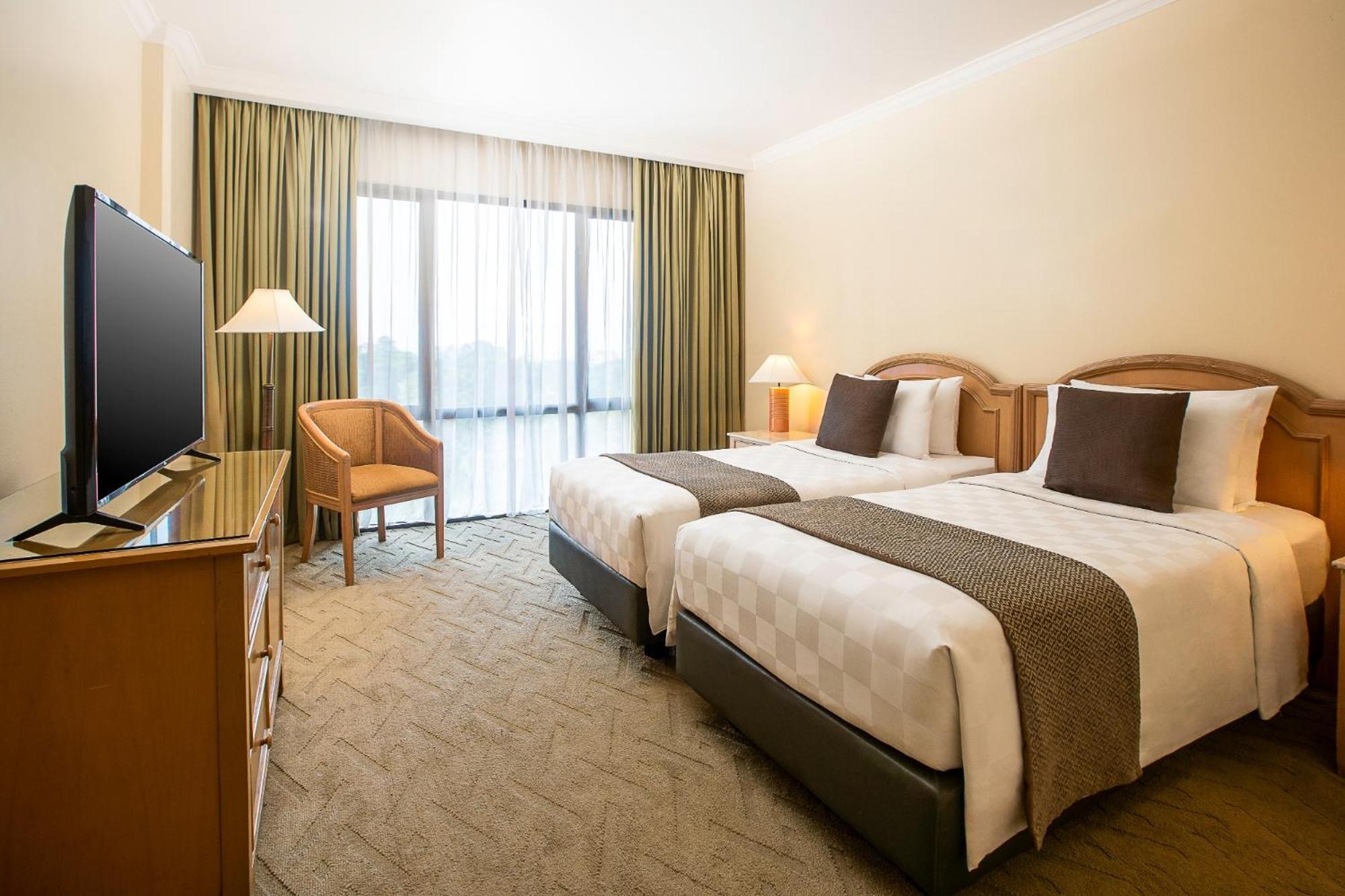 Aryaduta Lippo Village Τάνγκερανγκ Εξωτερικό φωτογραφία