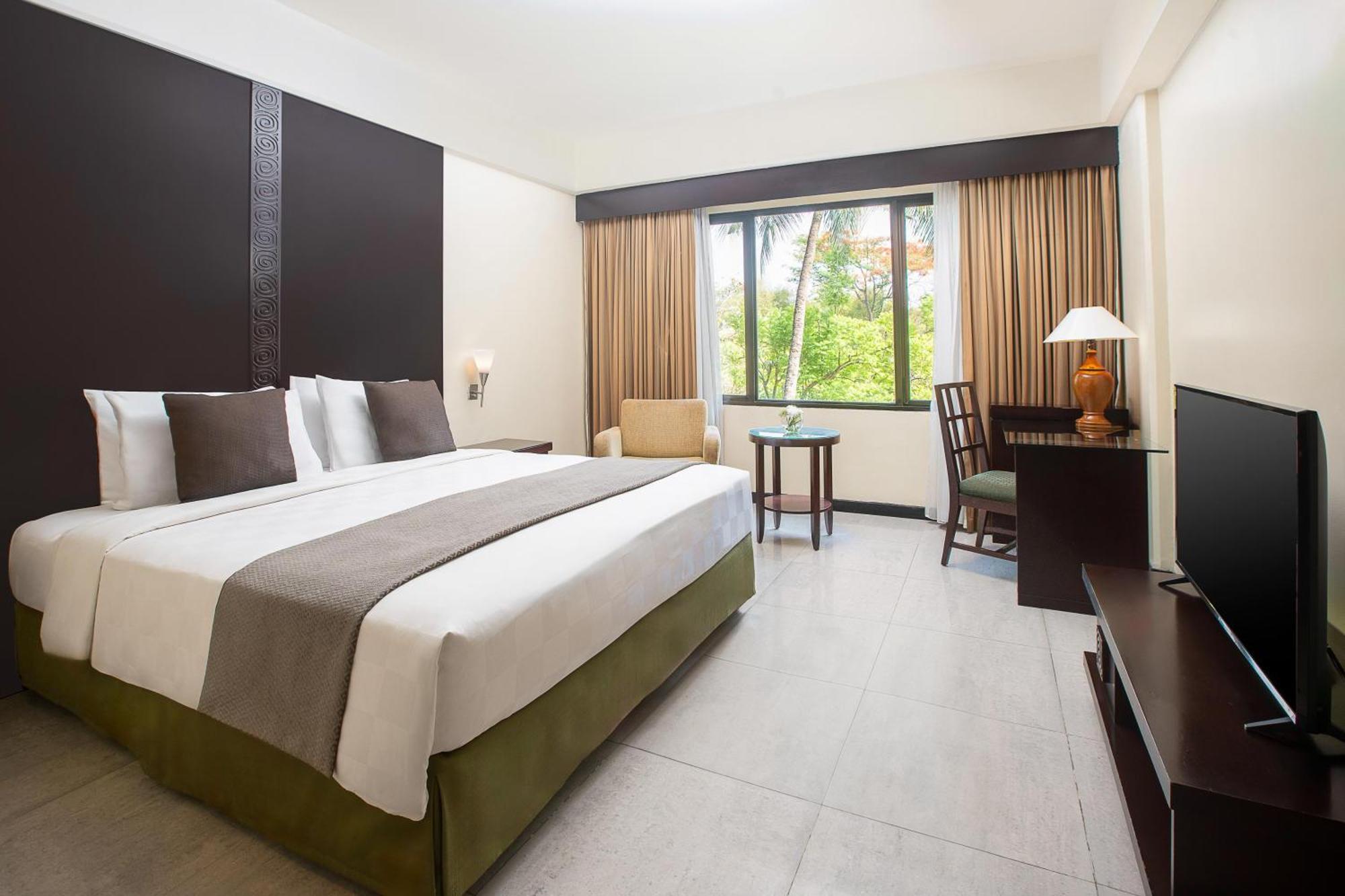 Aryaduta Lippo Village Τάνγκερανγκ Εξωτερικό φωτογραφία